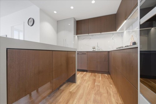 608-1675 Lions Gate Lane, North Vancouver, BC 
