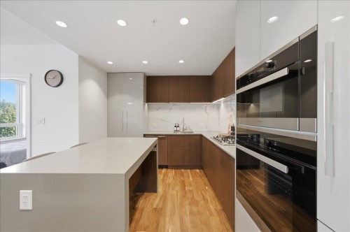 608-1675 Lions Gate Lane, North Vancouver, BC 