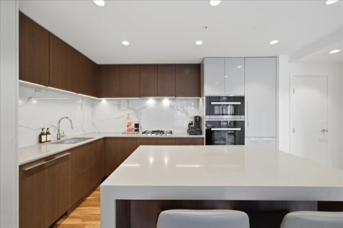 608-1675 Lions Gate Lane, North Vancouver, BC 