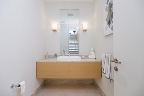 6911 Isleview Road, West Vancouver, BC 