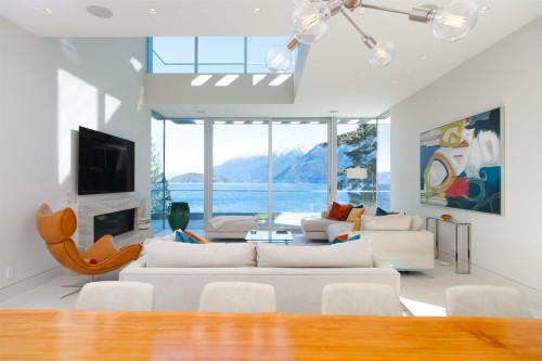 6911 Isleview Road, West Vancouver, BC 