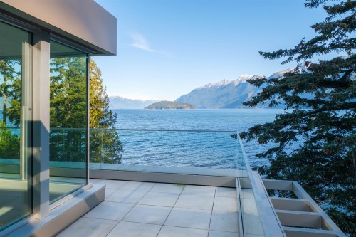 6911 Isleview Road, West Vancouver, BC 