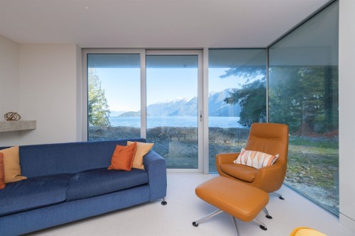 6911 Isleview Road, West Vancouver, BC 