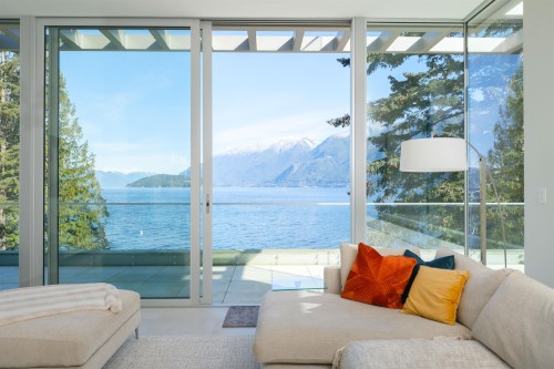6911 Isleview Road, West Vancouver, BC 