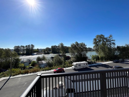 6-629 South Dyke Road  New Westminster, BC V3M 0N3