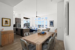 612-123 1st Street WNorth Vancouver, BC V7M 0E5