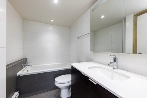 302-1677 Lloyd Avenue, North Vancouver, BC 