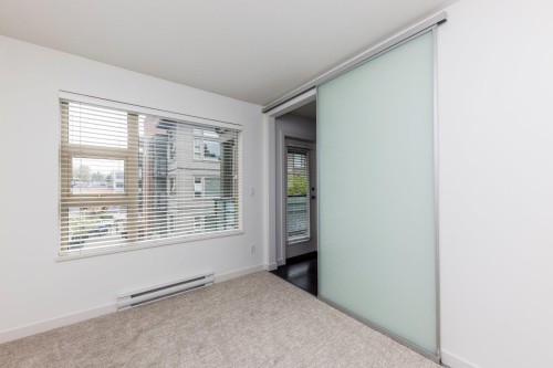 302-1677 Lloyd Avenue, North Vancouver, BC 