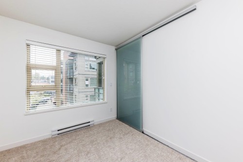 302-1677 Lloyd Avenue, North Vancouver, BC 