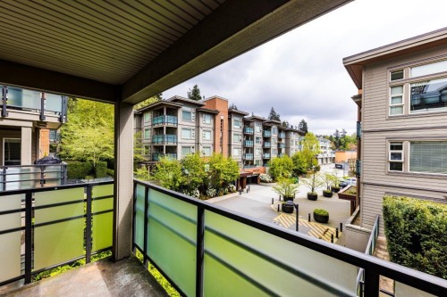 302-1677 Lloyd Avenue, North Vancouver, BC 