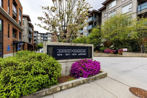 302-1677 Lloyd Avenue, North Vancouver, BC 