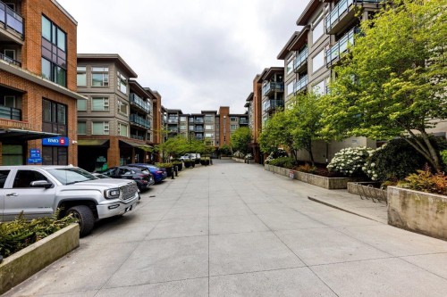 302-1677 Lloyd Avenue, North Vancouver, BC 