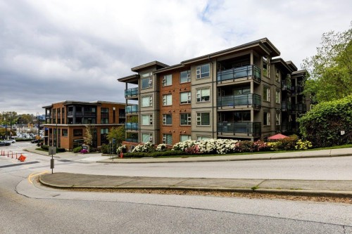 302-1677 Lloyd Avenue, North Vancouver, BC 