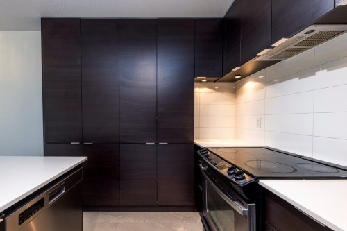 302-1677 Lloyd Avenue, North Vancouver, BC 