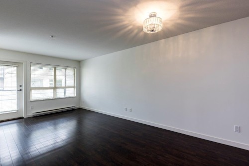 302-1677 Lloyd Avenue, North Vancouver, BC 