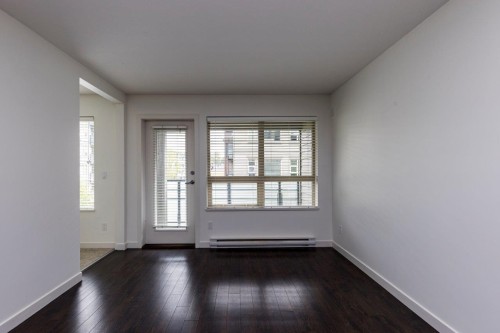 302-1677 Lloyd Avenue, North Vancouver, BC 