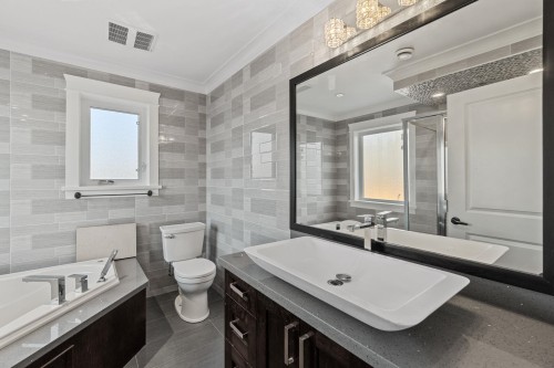 831 King Edward Avenue E, Vancouver, BC 