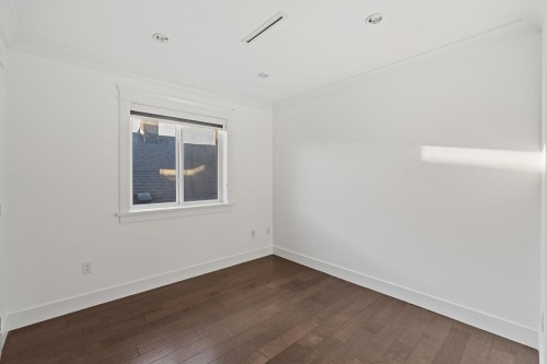 831 King Edward Avenue E, Vancouver, BC 