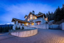 3833 Sunridge Drive Whistler, BC V8E 0W1