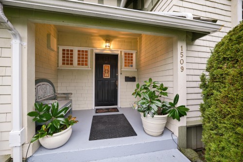 1509 Mahon Avenue, North Vancouver, BC 