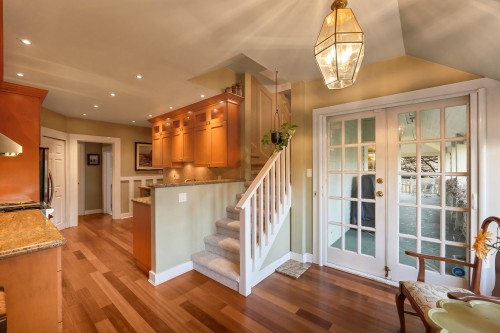 1509 Mahon Avenue, North Vancouver, BC 