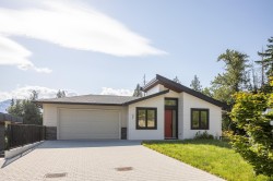 37-3385 Mamquam Road Squamish, BC V8B 0E3
