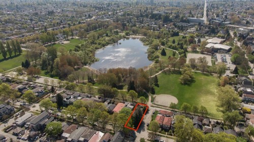 2002 13Th Avenue E, Vancouver, BC 