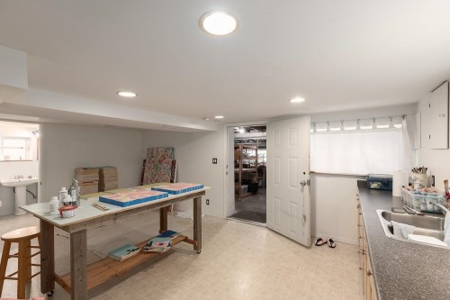 2002 13Th Avenue E, Vancouver, BC 