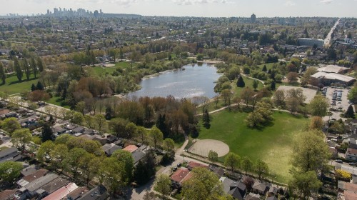 2002 13Th Avenue E, Vancouver, BC 