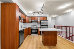 104-160 Shoreline Circle  Port Moody, BC V3H 0B2