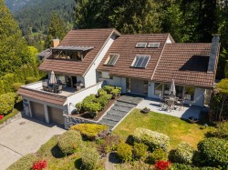 8570 Ansell Place West Vancouver, BC V7W 2W3