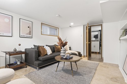 1009 14Th Avenue E, Vancouver, BC 
