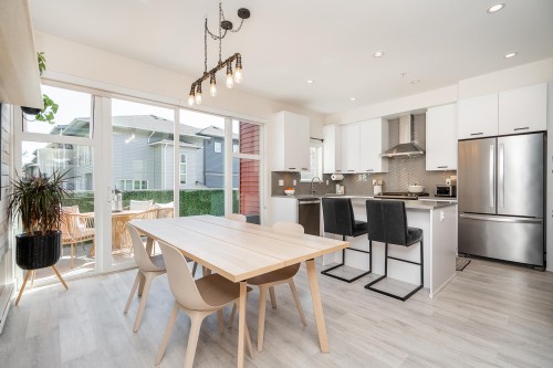 6-24076 112 Avenue  Maple Ridge, BC V2W 0K2