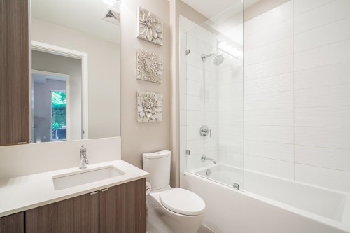 112-262 Salter Street, New Westminster, BC 