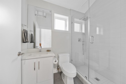 1758 14Th Avenue E, Vancouver, BC 