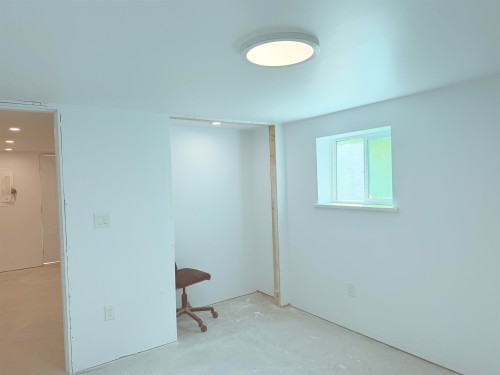 7520 Canada Way, Burnaby, BC 