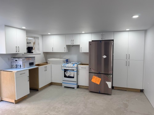 7520 Canada Way, Burnaby, BC 