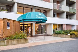 1306-2016 Fullerton Avenue  North Vancouver, BC V7N 3E9