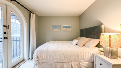 1737 16Th Avenue W, Vancouver, BC 