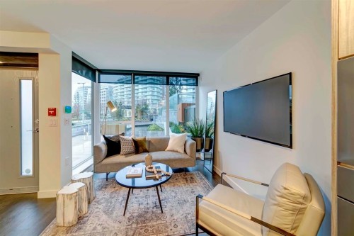 208 1St Avenue W, Vancouver, BC 