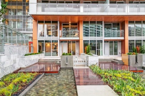208 1St Avenue W, Vancouver, BC 