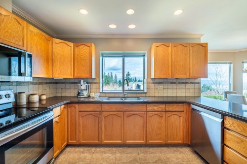 580 Clearwater Way, Coquitlam, BC 
