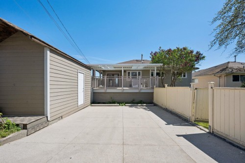 7621 Elliott Street, Vancouver, BC 