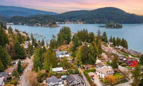 1232 Harris Avenue, North Vancouver, BC 