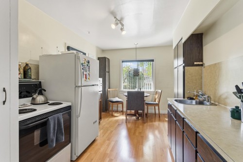 2876 18Th Avenue W, Vancouver, BC 