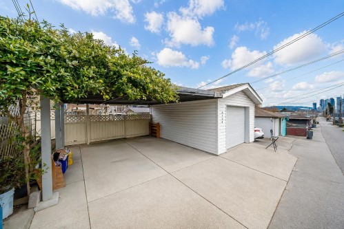 3134 1St Avenue E, Vancouver, BC 