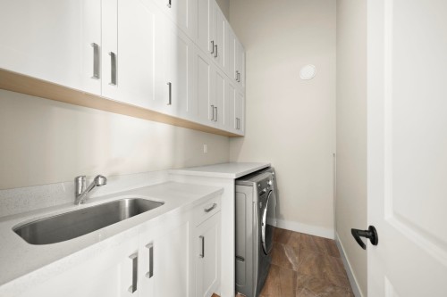7028 Broadway, Burnaby, BC 