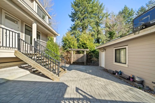 7028 Broadway, Burnaby, BC 