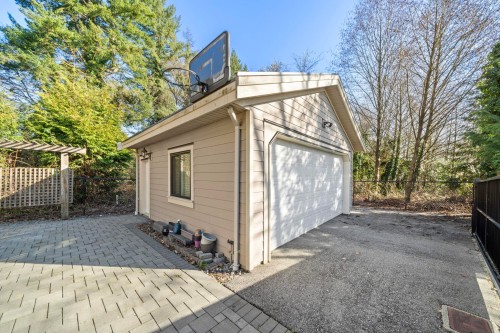 7028 Broadway, Burnaby, BC 