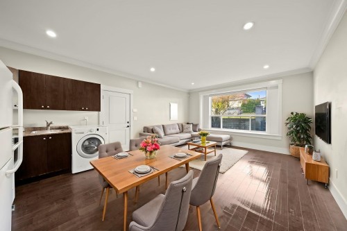 7028 Broadway, Burnaby, BC 